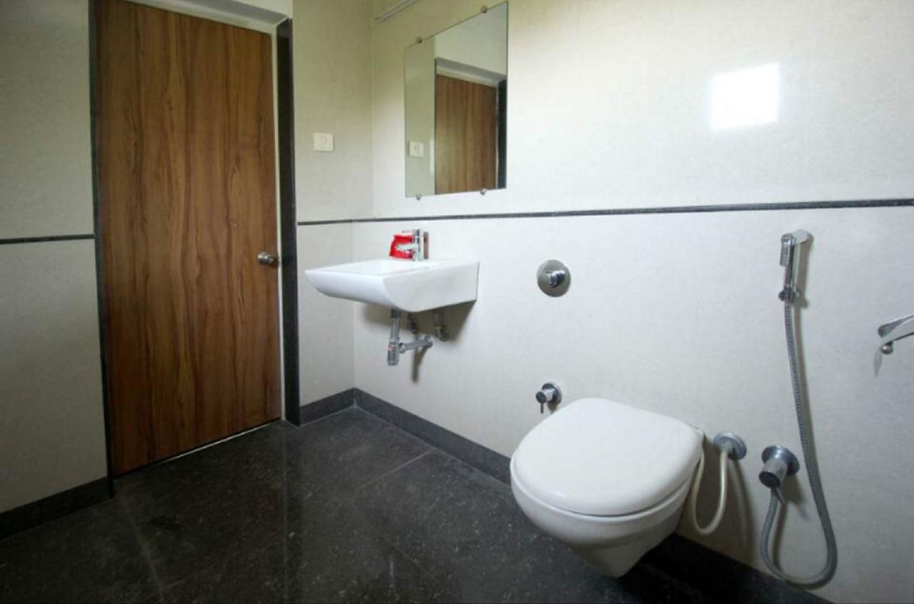 Hotel Executive Szúrat Kültér fotó