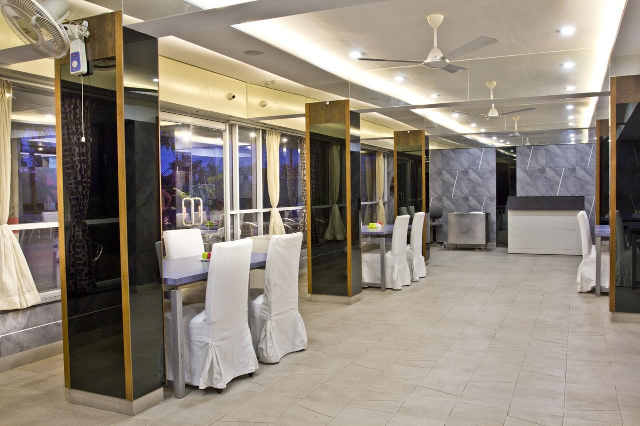 Hotel Executive Szúrat Kültér fotó